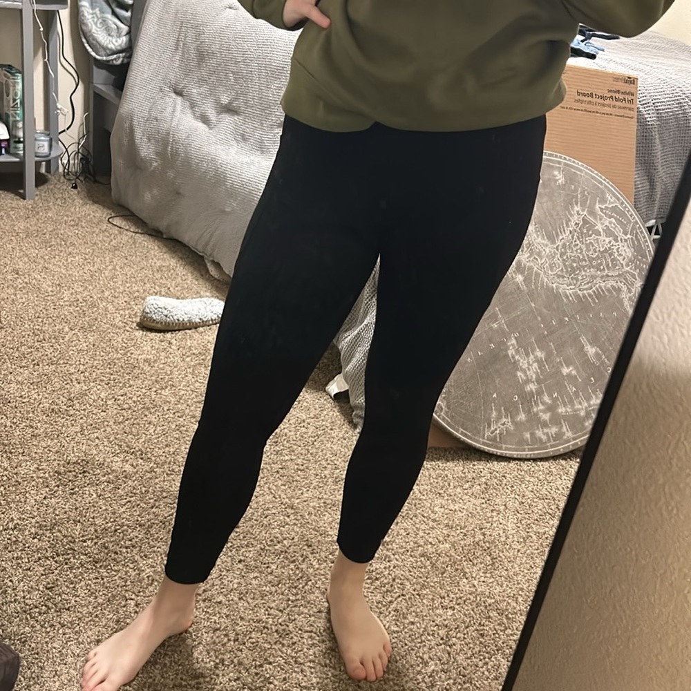 Black leggings with pockets